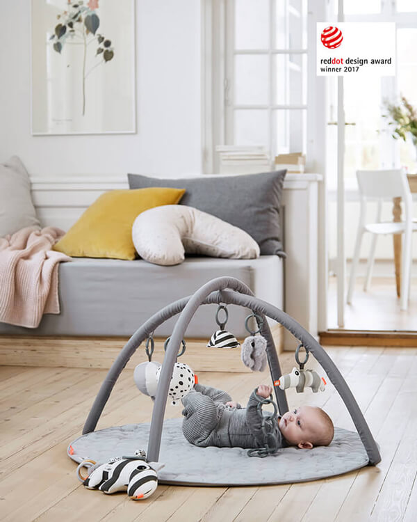 monochrome toys & interiors for baby and toddler