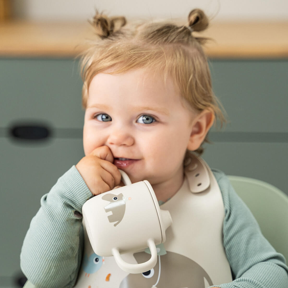 Silicone bib - Celebration - Sand