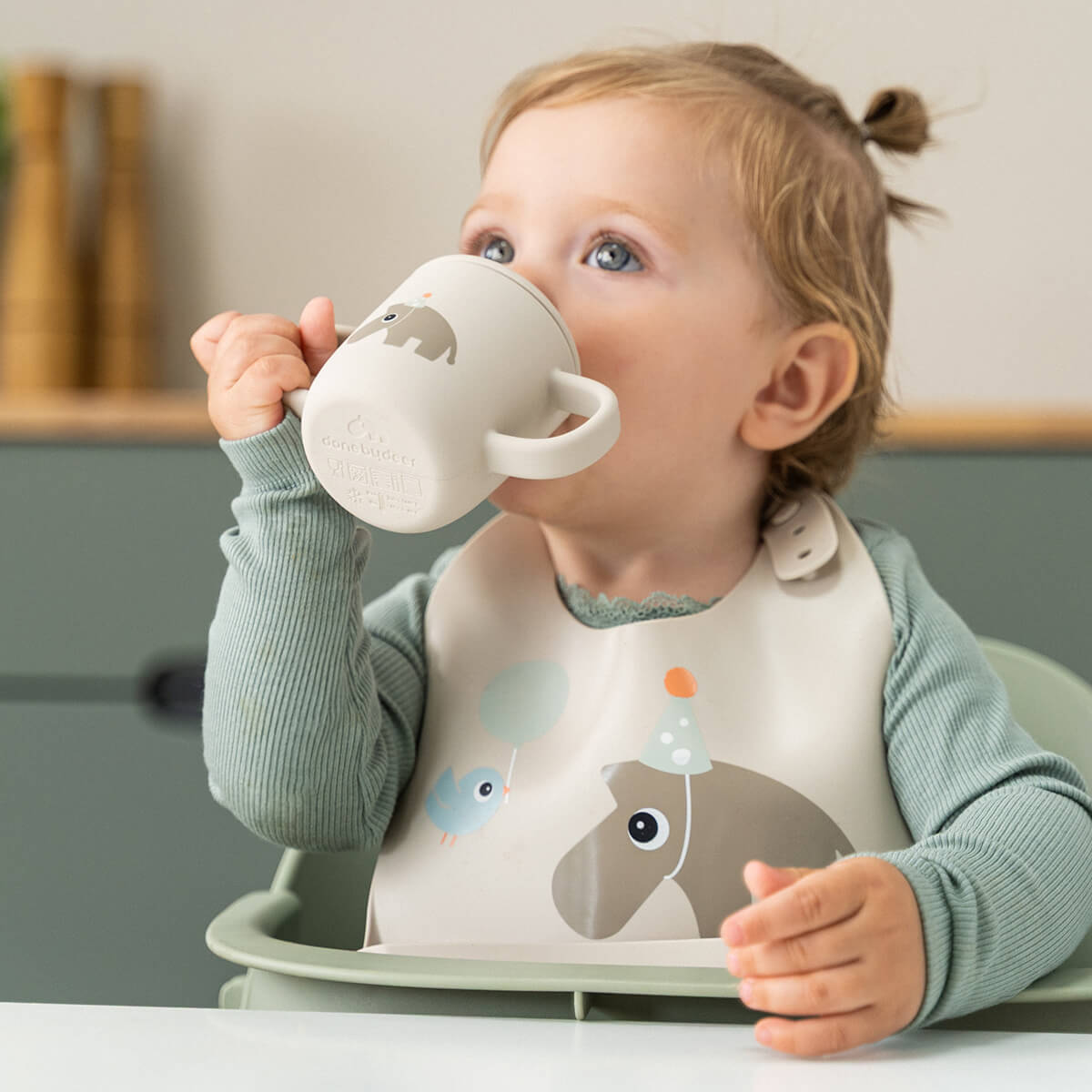 Silicone bib - Celebration - Sand