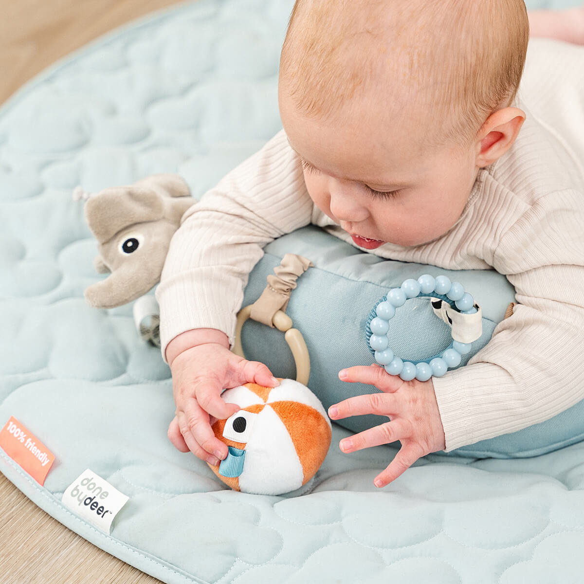 Tummy time aktivitetspude - Playground - Blå