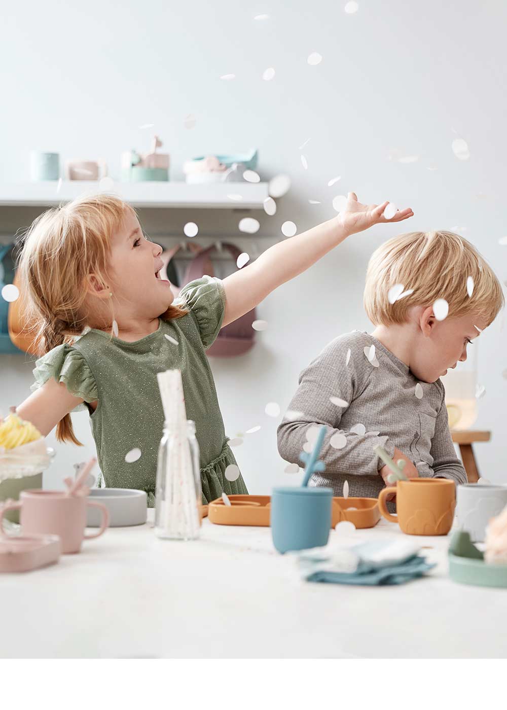 Kids party with Peekaboo tableware