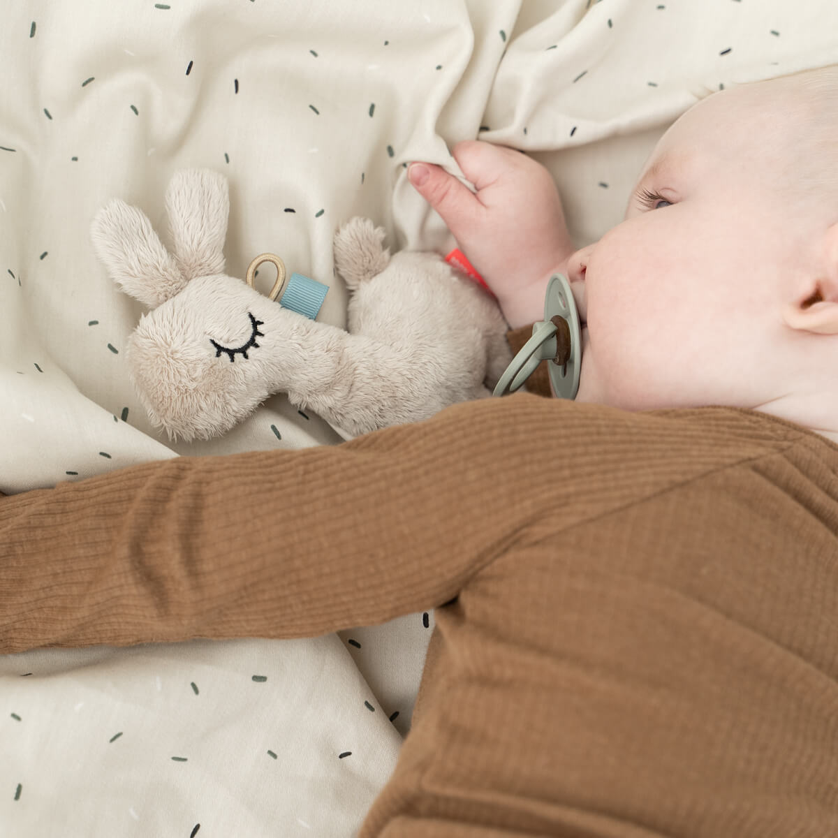 Tiny sensory rattle - Lalee - Sand