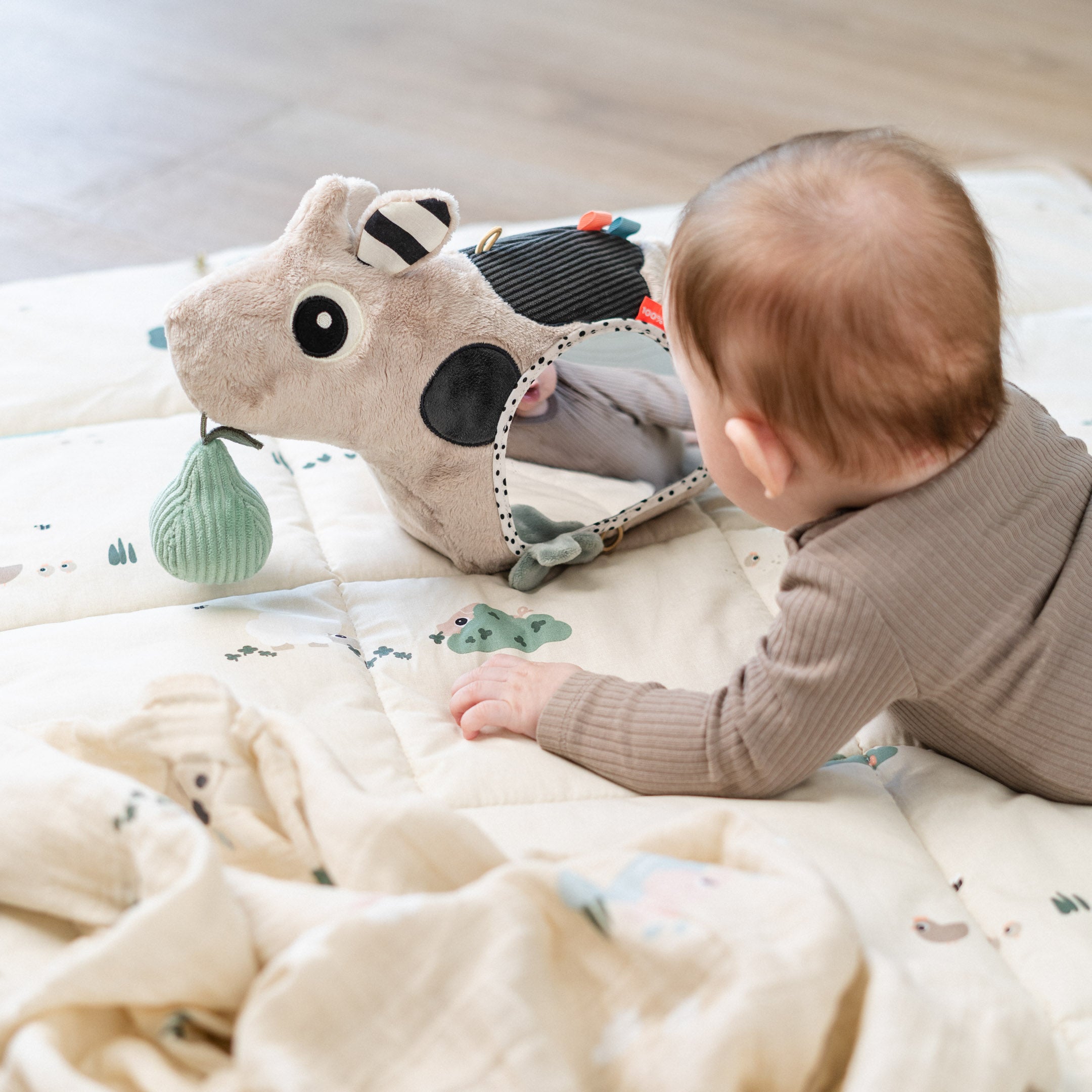 Jouets Miroir pour Bébé pour le Temps sur le Ventre Pliables Noir Blanc Tissu à Fort Contraste Livre Suspendu Jouets Sensoriels de Développement pour Nouveau-Né Nourrisson Colorés Jouets Miroir pour Bébé pour le Temps sur le Ventre Pliables Noir Blanc Tissu à Fort Contraste Livre Suspendu Jouets Sensoriels de Développement pour Nouveau-Né Nourrisson Colorés