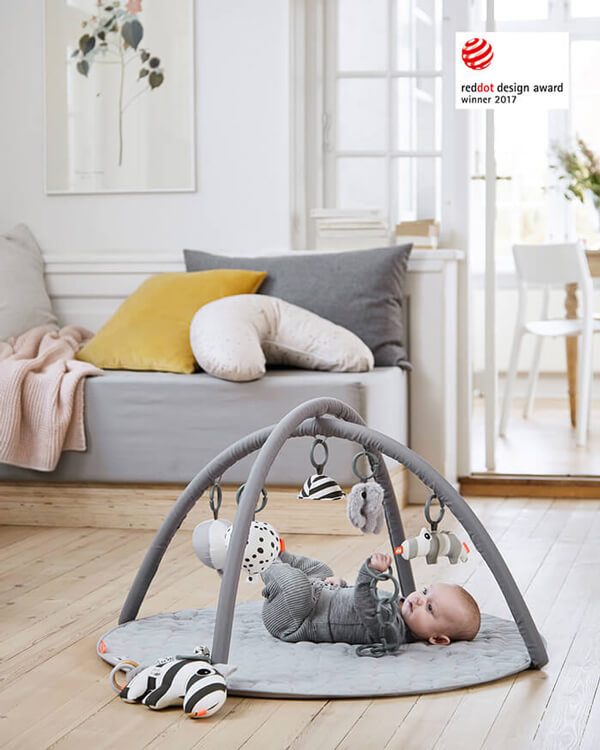 monochrome toys & interiors for baby and toddler
