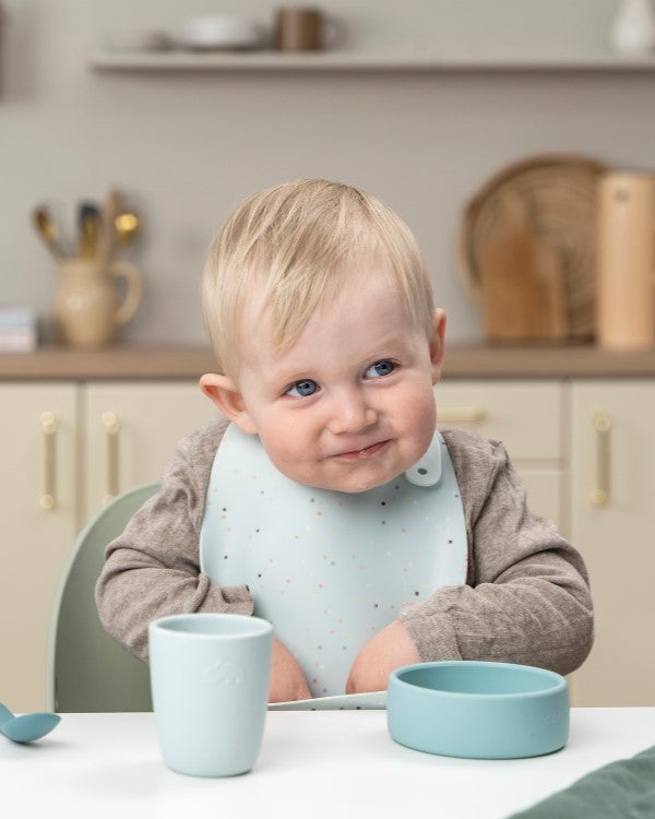 how mealtime boosts fine motor skills development