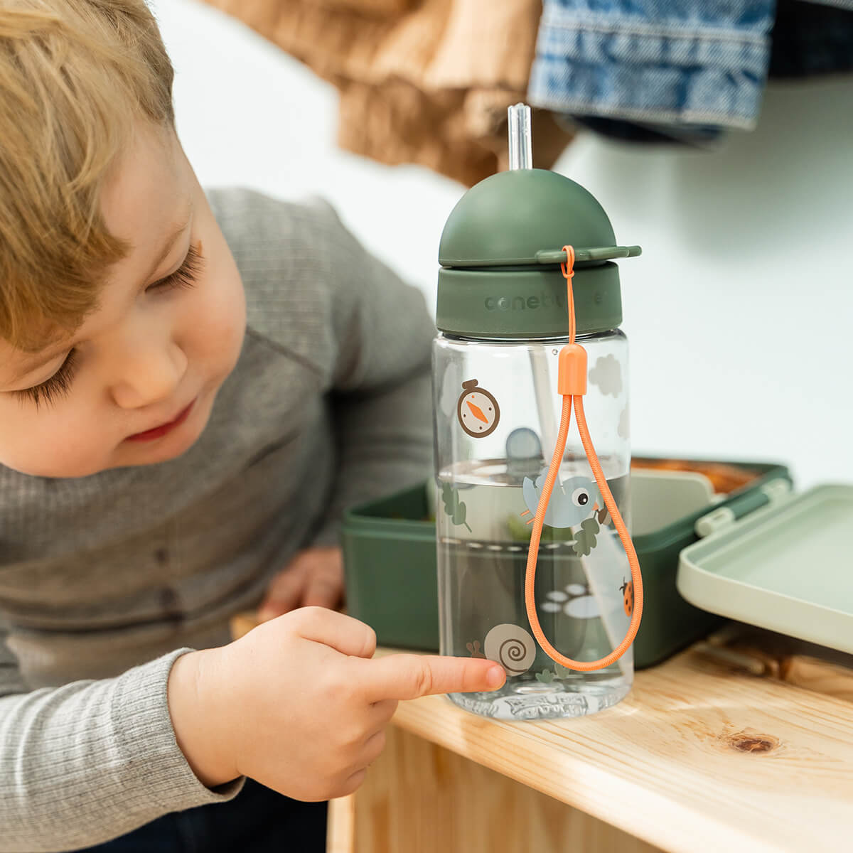 Drikkedunk m/sugerør - Tiny trails - Grøn - 350 ml