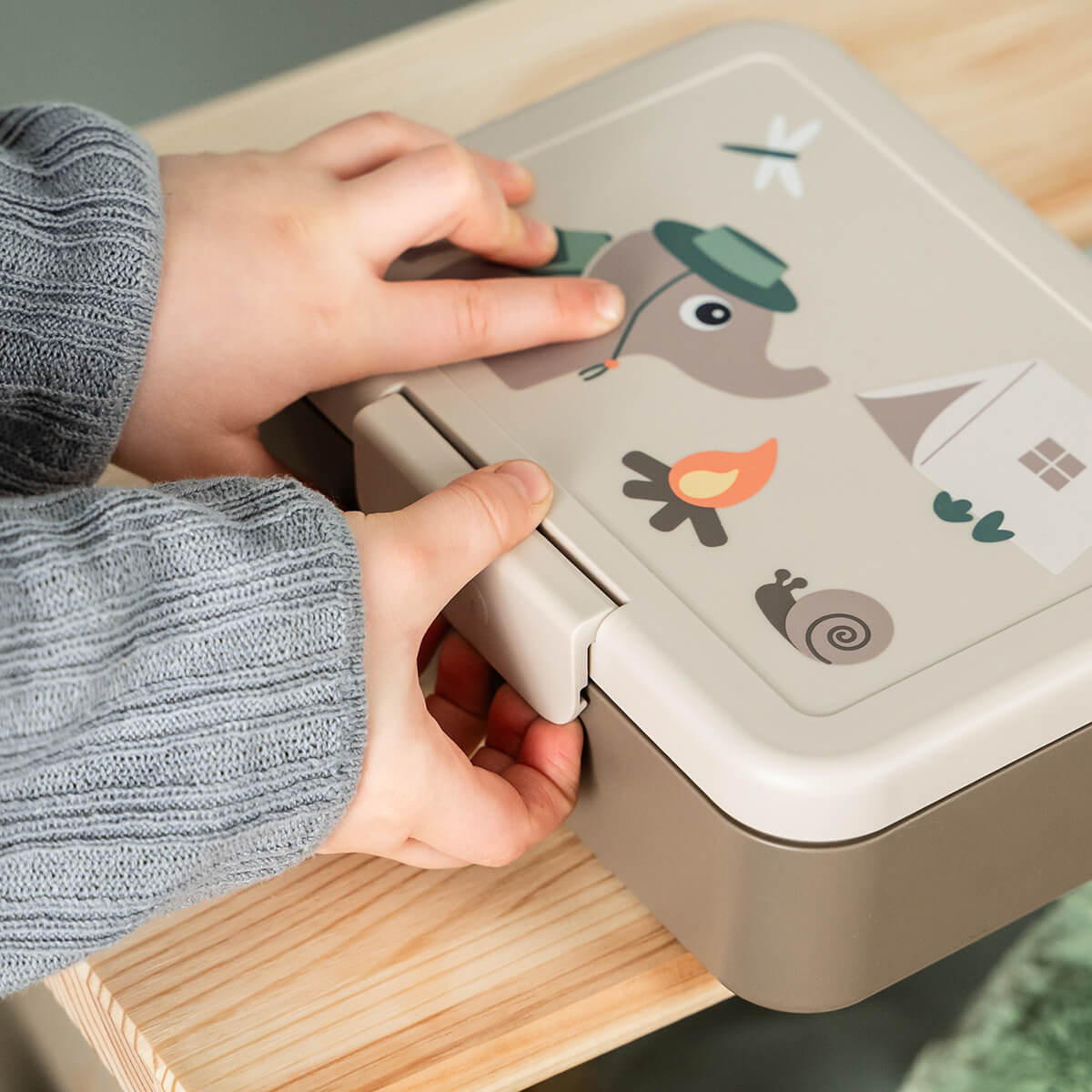 Lunch box w/divider - Tiny trails - Sand