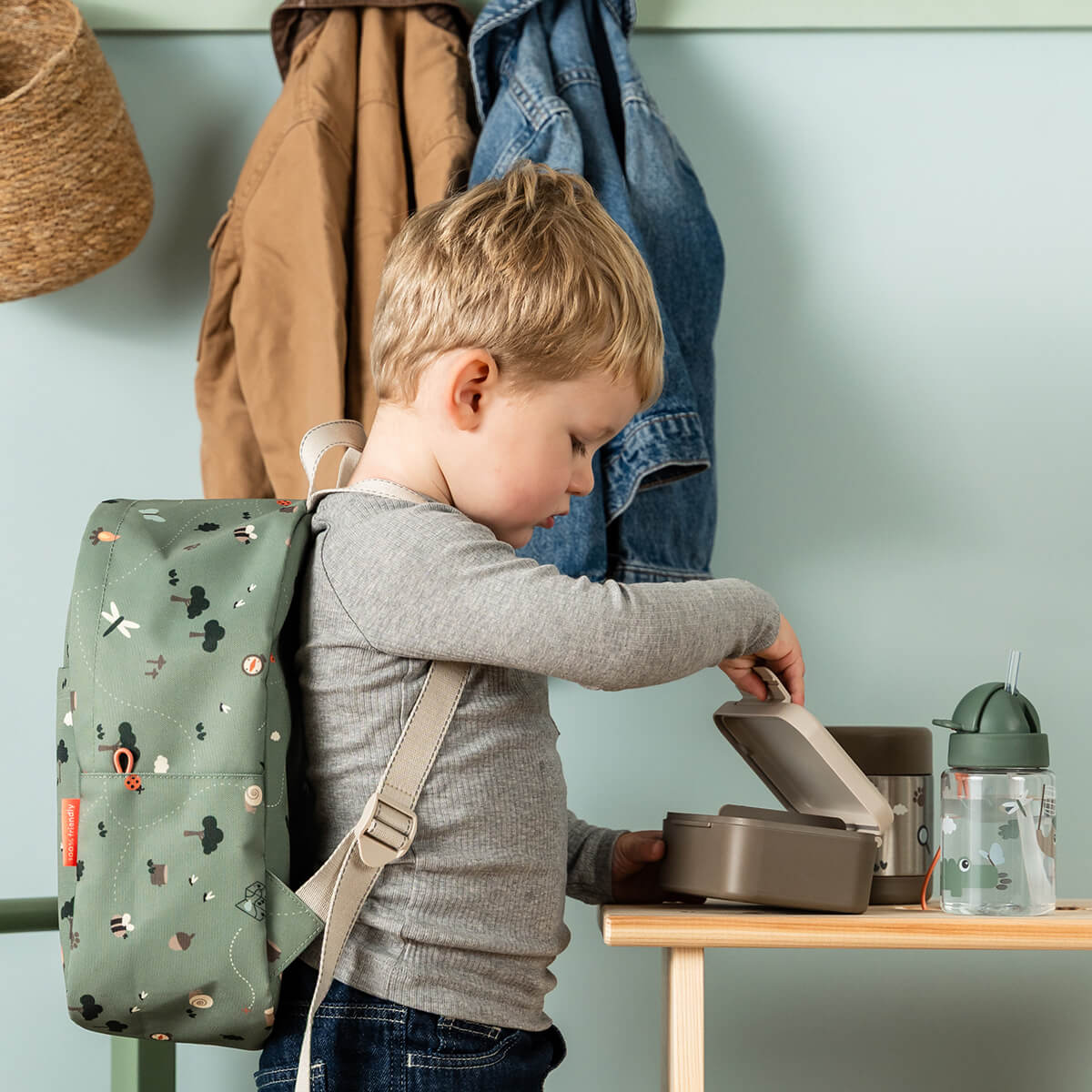 Tiny lunch box w/snack picks - Tiny trails - Sand