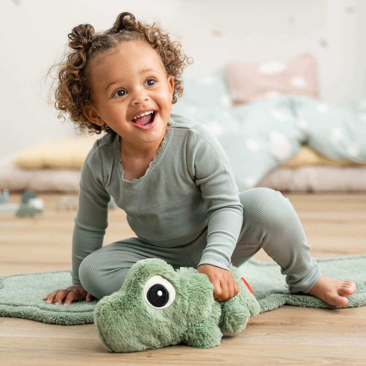 Cuddle bestie - Croco - Green - 28 cm – Shop at Done by Deer