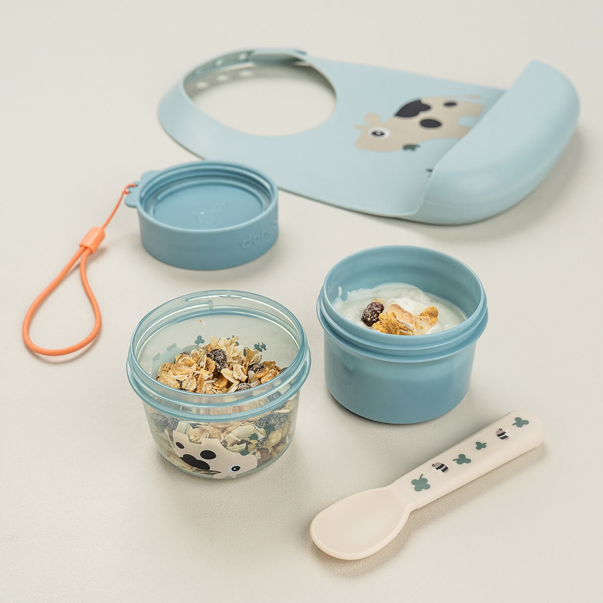 To go 2-way snack container S - Tiny farm - Blue