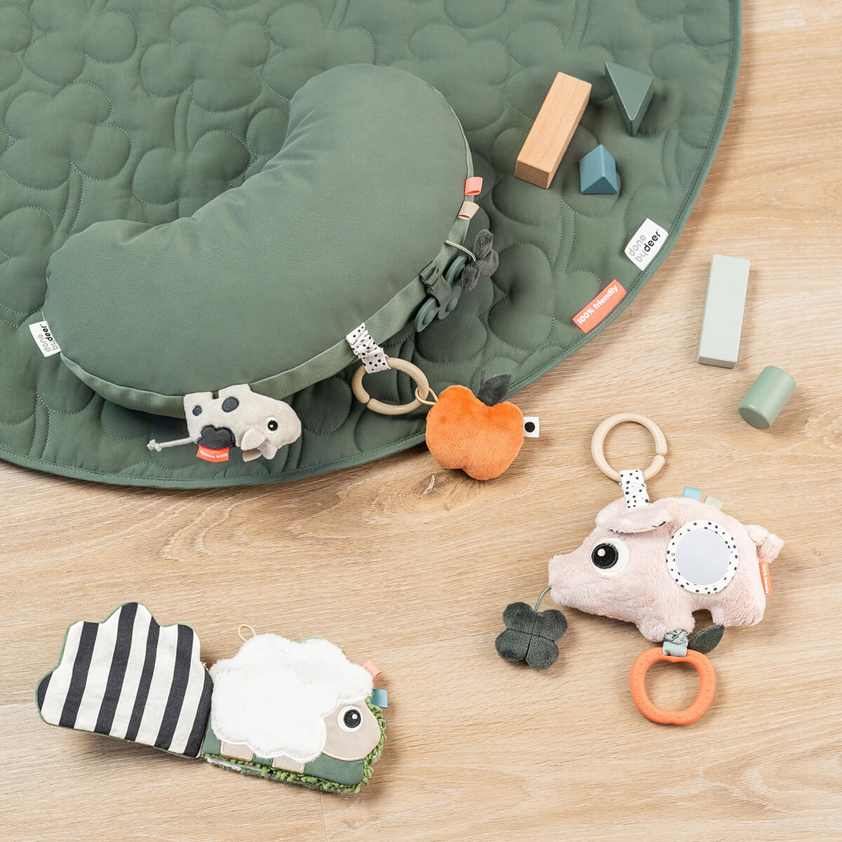 Tummy time activity pillow - Tiny farm - Green