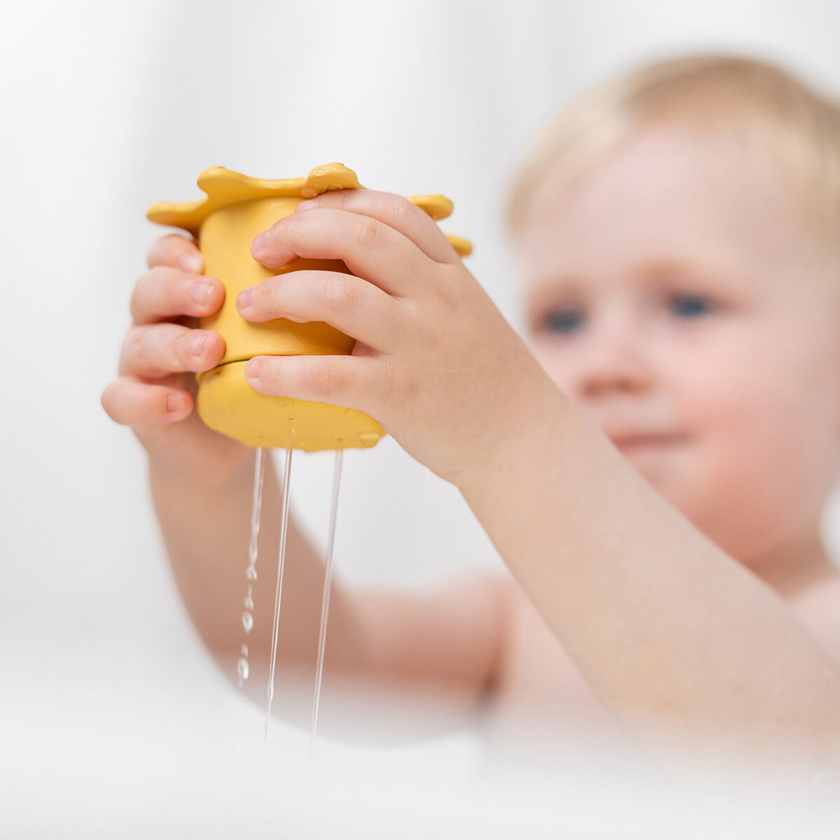 Water play & stacking cups 3 pcs - Elphee - Colour mix