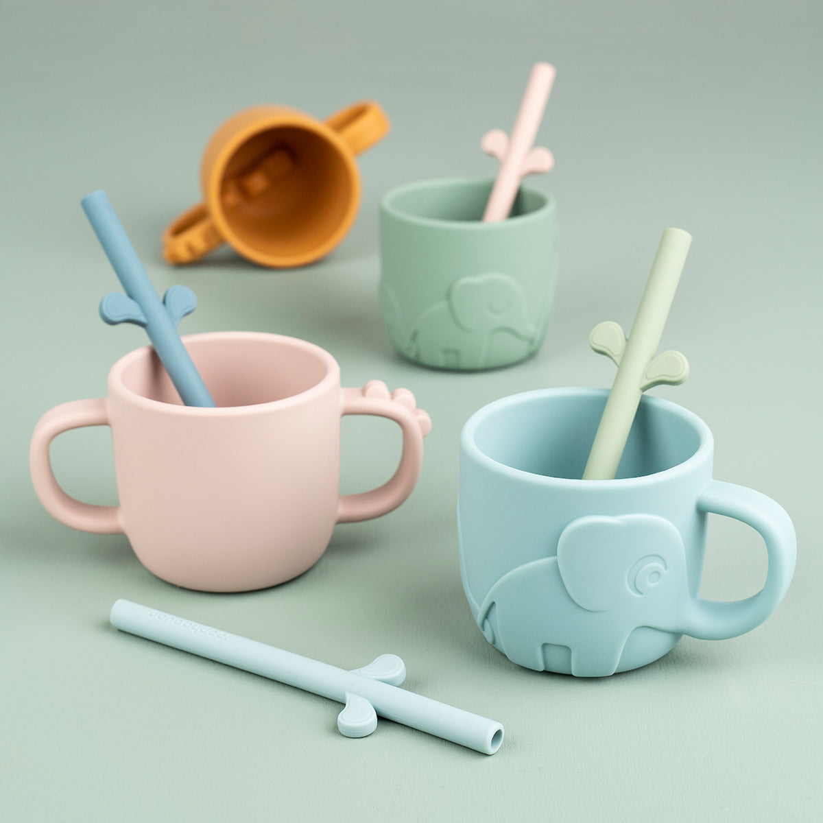 Peekaboo silicone straw 5-pack - Blue mix - Lifestyle