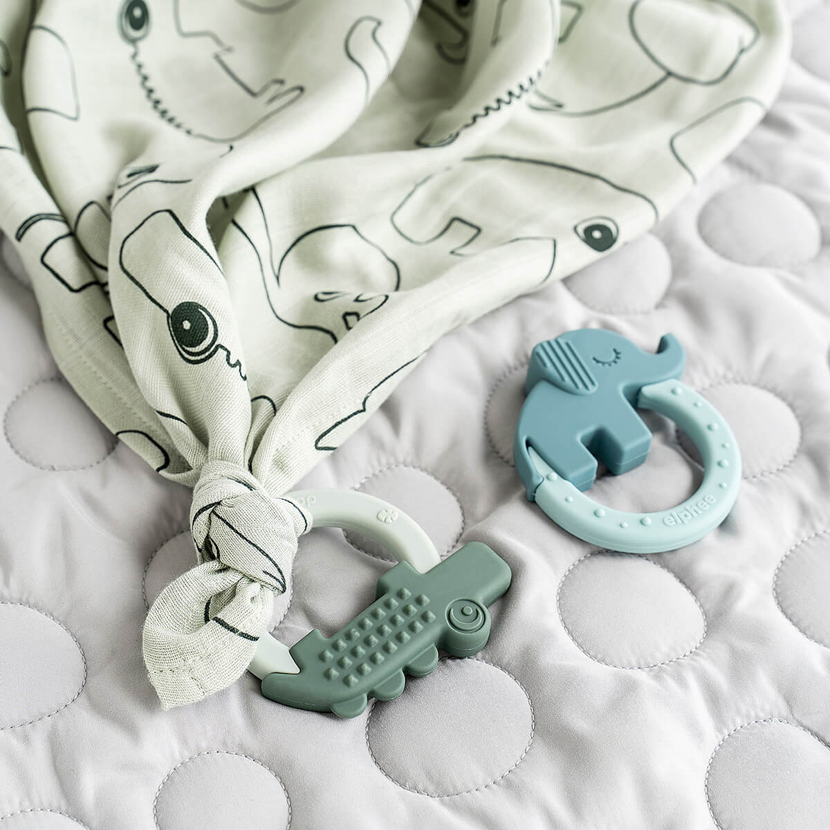 Teether 2-pack - Deer friends - Green/Blue